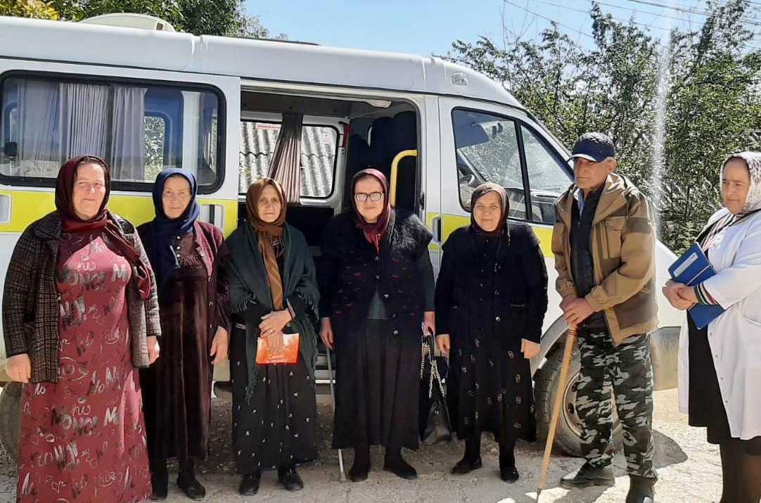 В Центре  соцобслуживания  Дахадаевского  района продолжаются  мероприятия  по  доставке  граждан  старше  65 лет  в медучреждения  района  для  прохождения  медицинского  осмотра